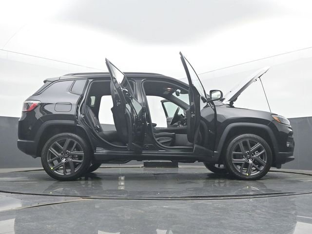 New 2026 Jeep Compass Latitude w/ Sun and Sound Group image 61