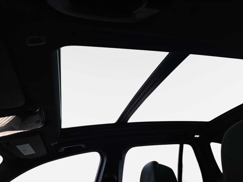 Used 2026 BMW X5 xDrive40i w/ M Sport Package image 32