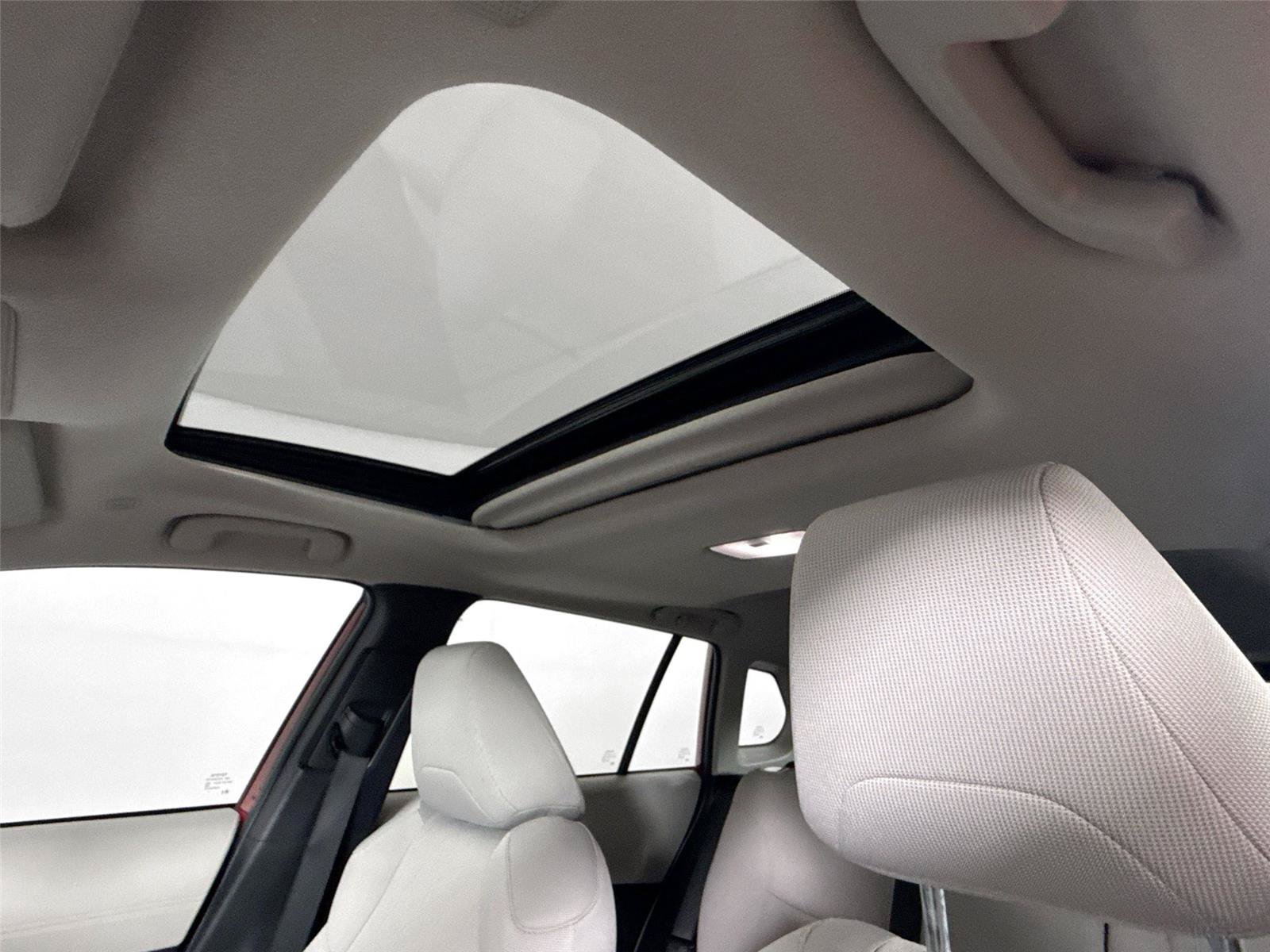 Used 2024 Toyota Corolla Cross LE w/ Moonroof Package FWD image 6