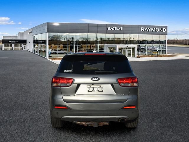 Used 2017 Kia Sorento EX AWD/4WD image 4