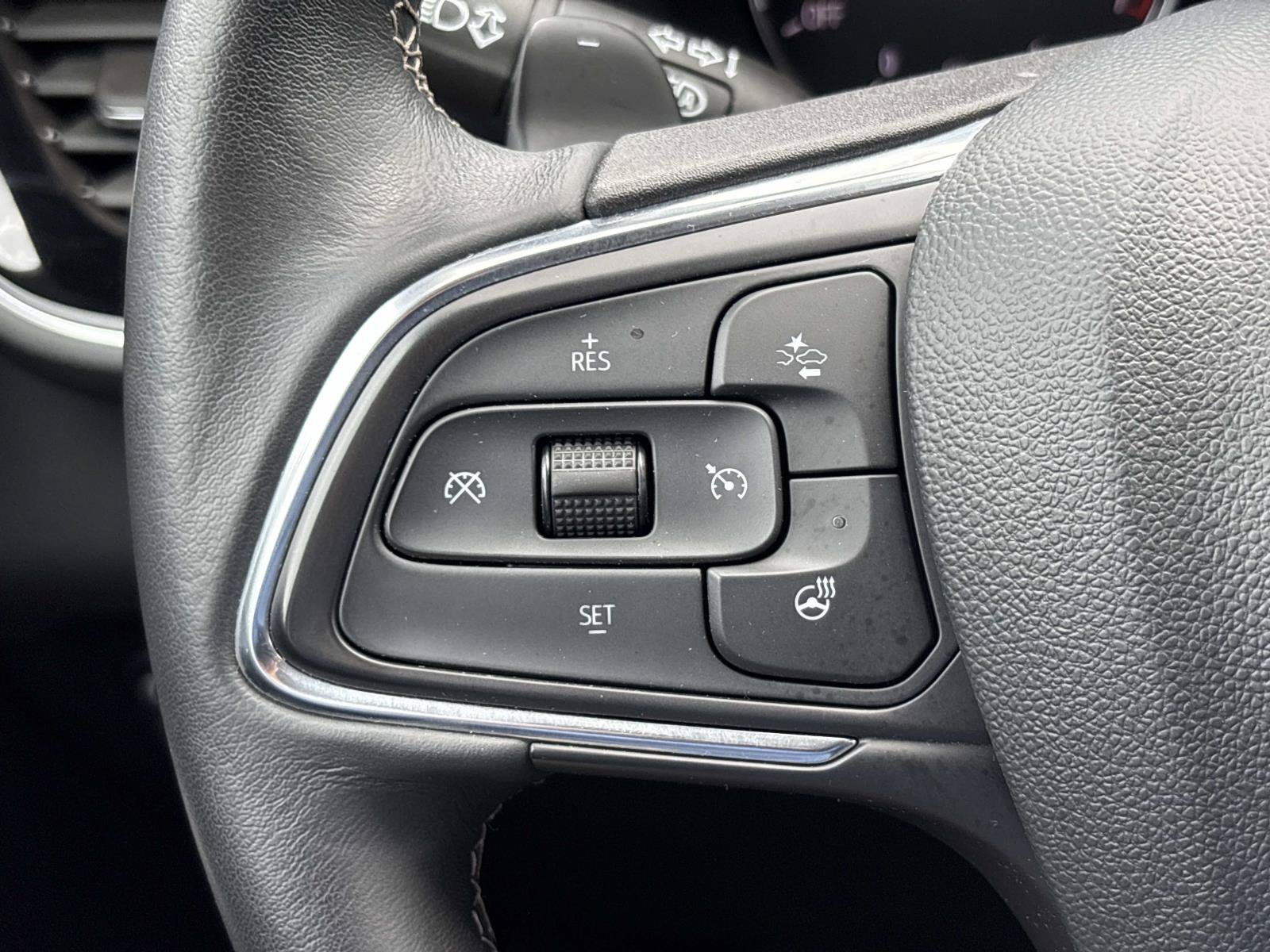 Used 2021 Buick Envision Avenir w/ Technology Package II AWD/4WD image 19