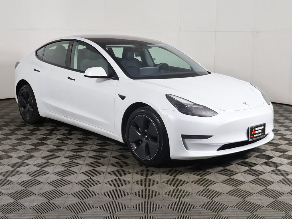 Used 2023 Tesla Model 3 Standard Range RWD image 2