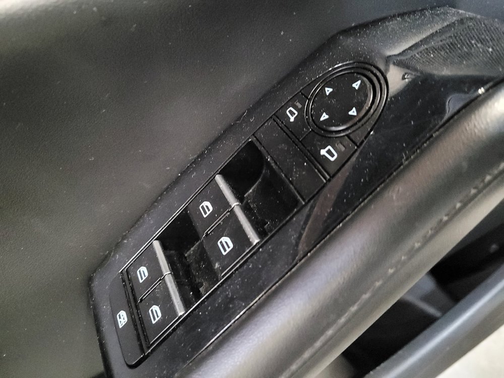 Used 2022 MAZDA MAZDA3 s FWD image 27