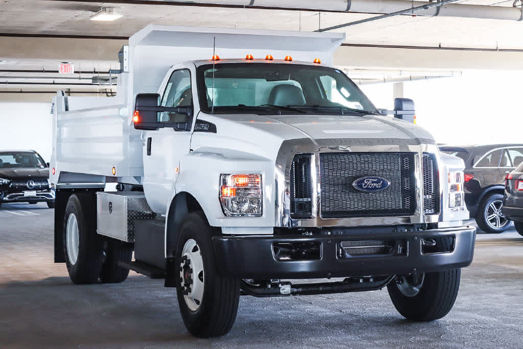 New 2027 Ford F650 2WD Regular Cab Super Duty image 3