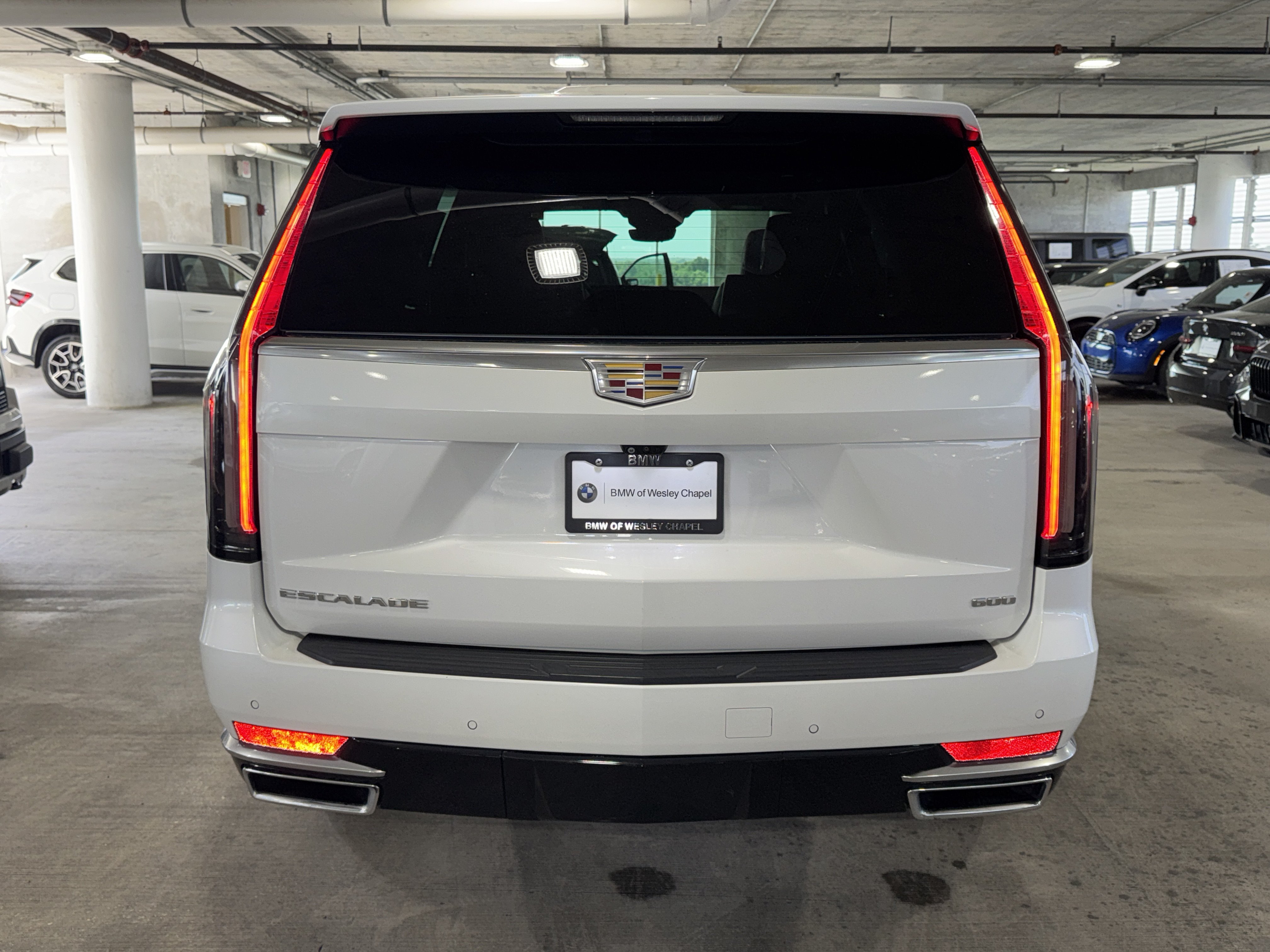 Used 2023 Cadillac Escalade Premium Luxury w/ LPO, Illumination Package AWD/4WD image 7