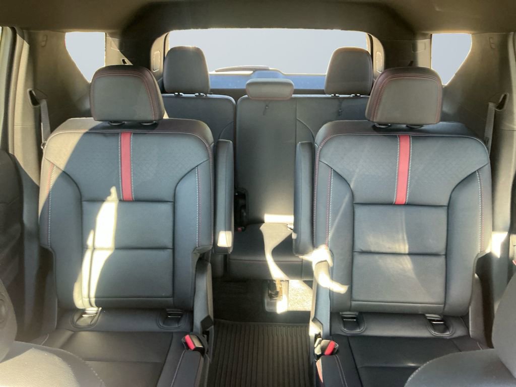 Used 2025 Chevrolet Traverse RS w/ LPO, Floor Liner Package image 13