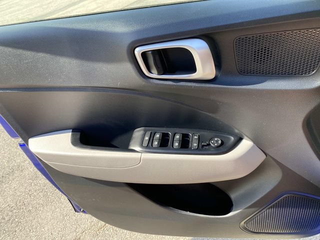 Used 2023 Hyundai Venue SEL w/ Cargo Package FWD image 19