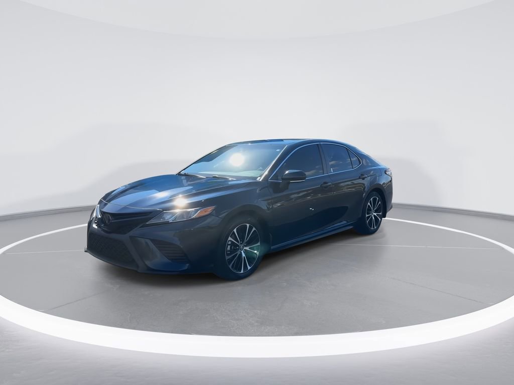 Used 2019 Toyota Camry SE w/ Convenience Package FWD image 4