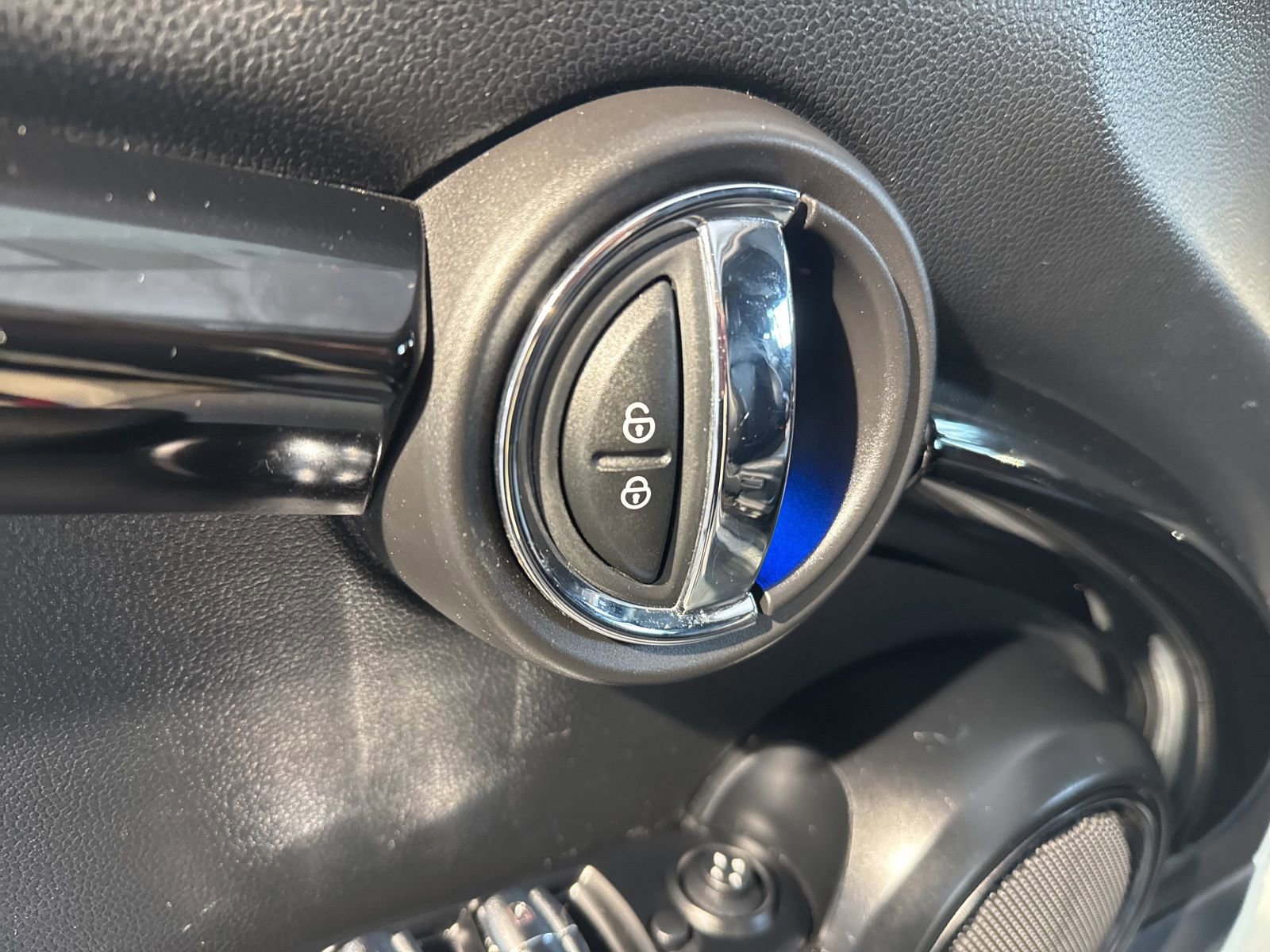 Used 2019 MINI Cooper S w/ Signature Upholstery Package image 16