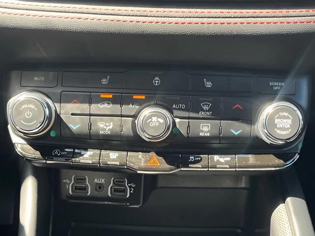Used 2025 Dodge Durango GT AWD/4WD image 28
