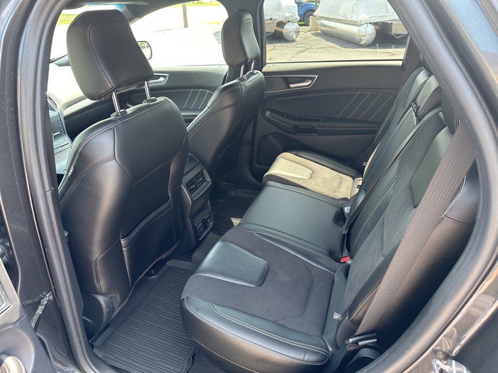 Used 2020 Ford Edge ST w/ Cold Weather Package image 9