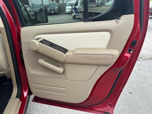 Used 2010 Ford Explorer Sport Trac XLT image 29