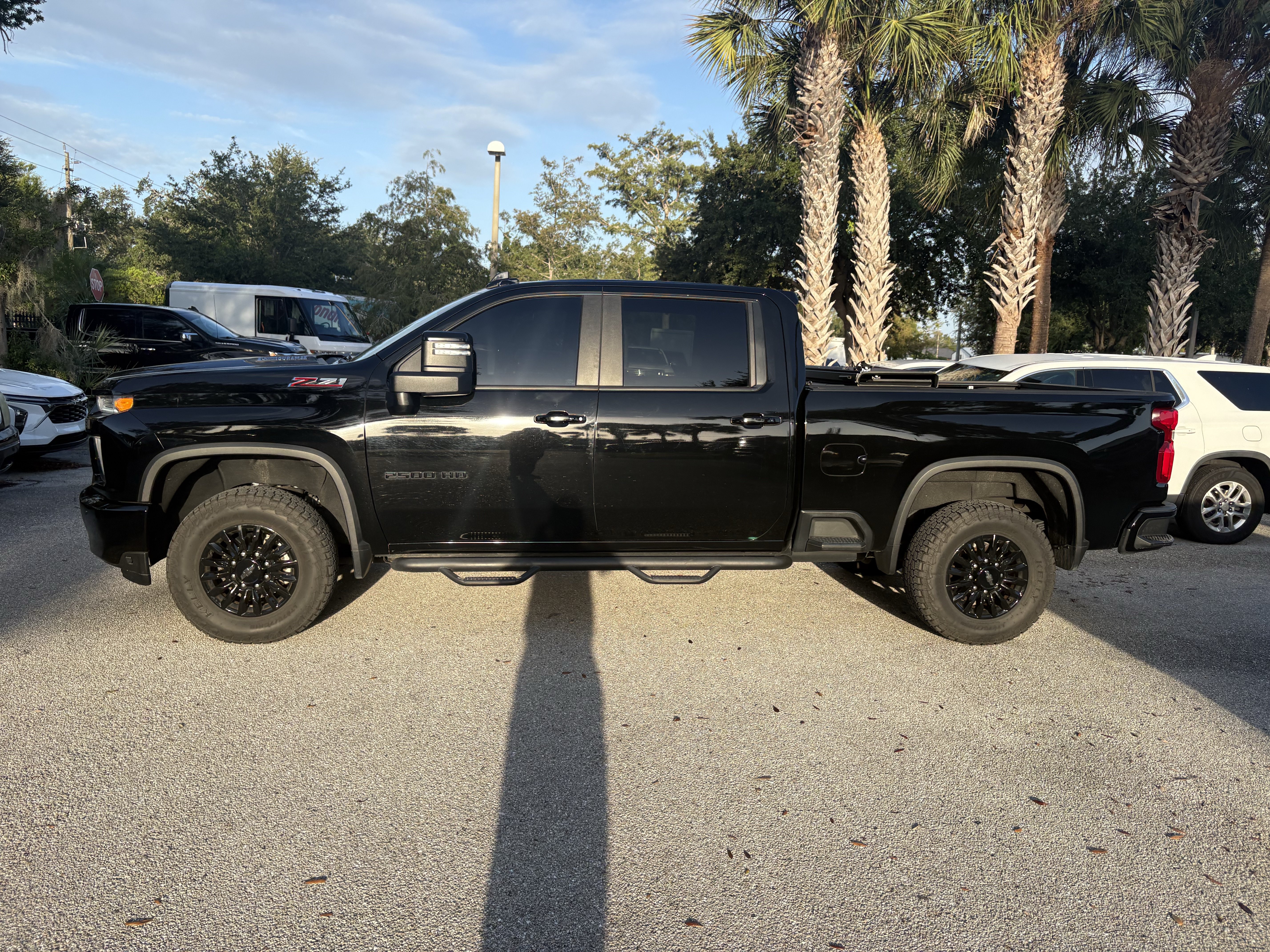Used 2022 Chevrolet Silverado 2500 LTZ w/ LTZ Plus Package AWD/4WD image 3