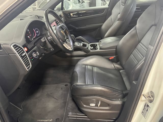 Used 2021 Porsche Cayenne Coupe AWD/4WD image 23
