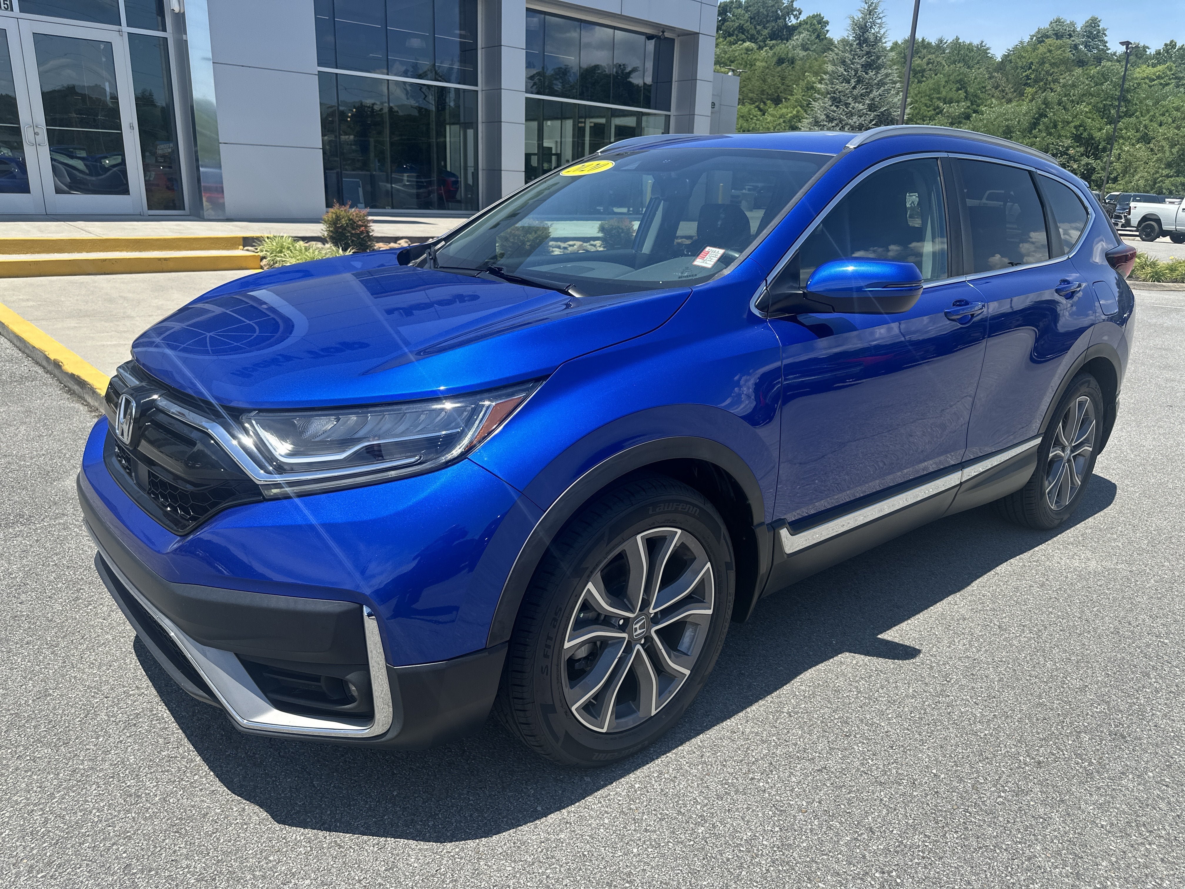 Used 2020 Honda CR-V Touring image 2