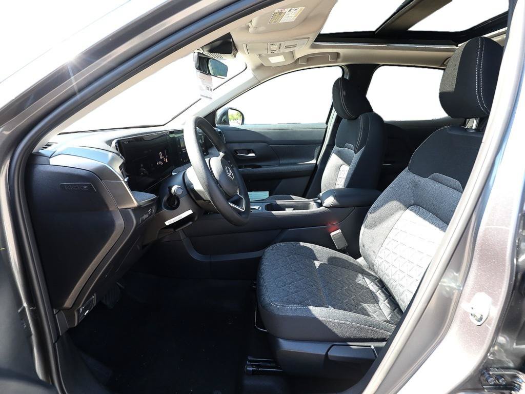 New 2026 Nissan Kicks SV w/ SV Premium Package AWD/4WD image 11