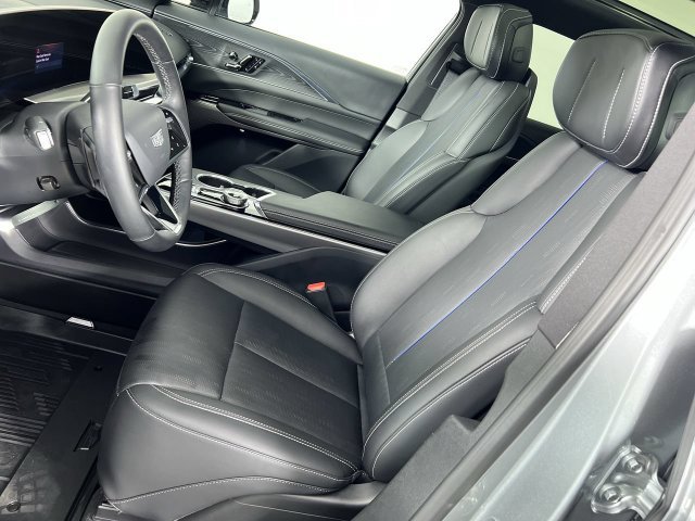 Used 2025 Cadillac Lyriq Luxury w/ LPO, Floor Liner Package AWD/4WD image 20