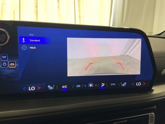 Used 2025 Chevrolet Traverse LT image 15