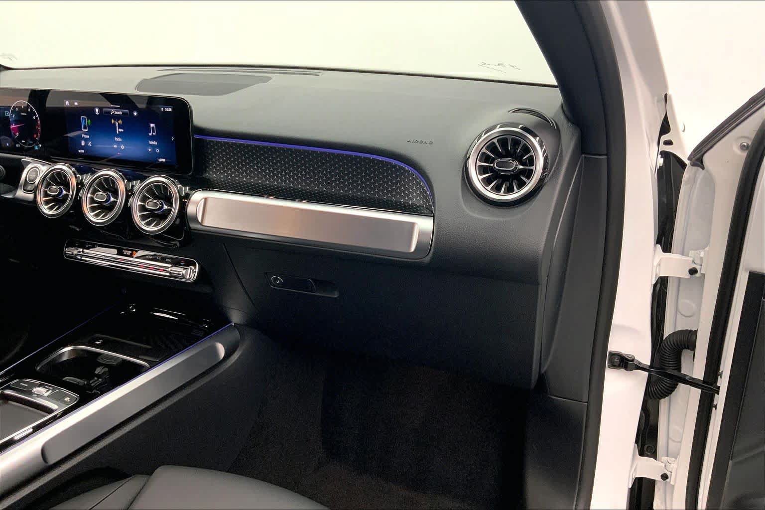 Used 2026 Mercedes-Benz GLB 250 image 27