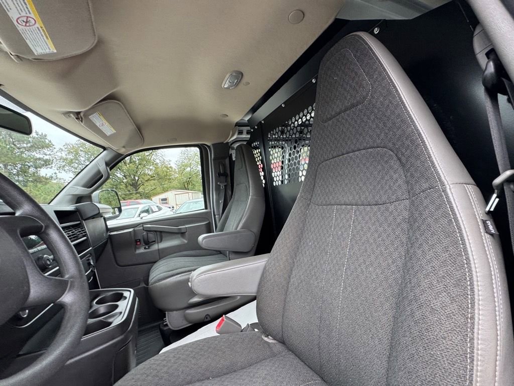 Used 2024 Chevrolet Express 2500 w/ Driver Convenience Package RWD image 17