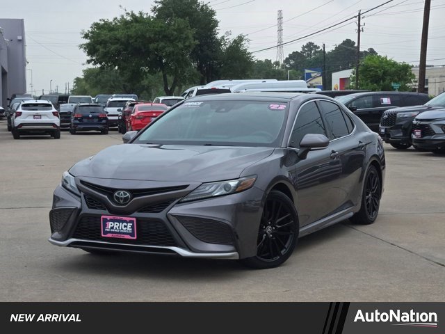 Used 2022 Toyota Camry XSE FWD image 1
