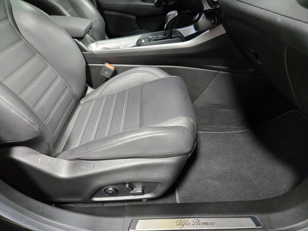 Used 2024 Alfa Romeo Tonale Veloce image 55