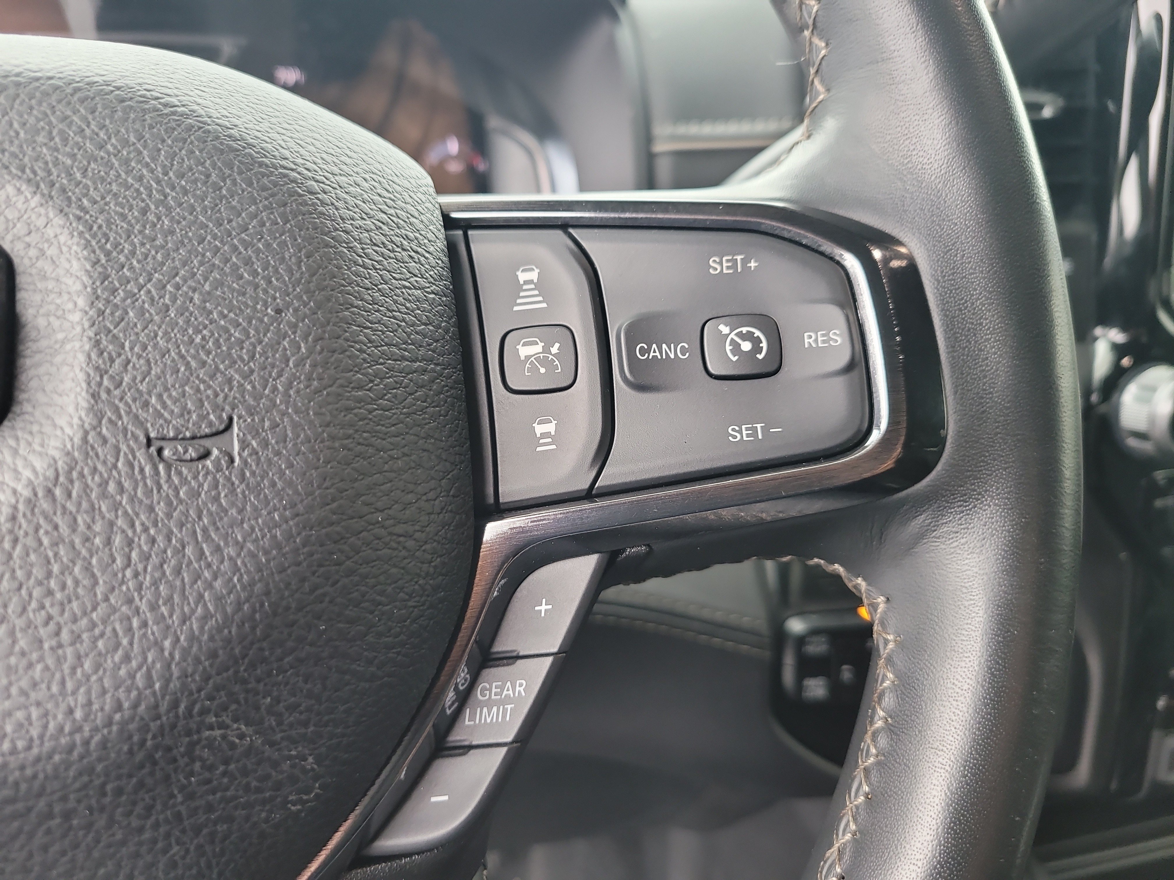 Used 2023 RAM 3500 Limited AWD/4WD image 29