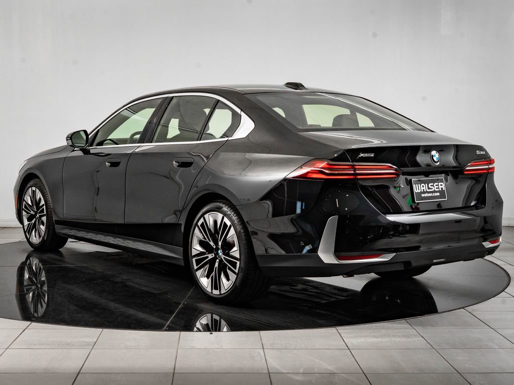 Certified 2025 BMW 530i xDrive AWD/4WD image 6