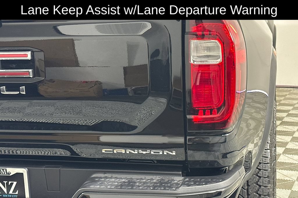 Used 2025 GMC Canyon Denali AWD/4WD image 36