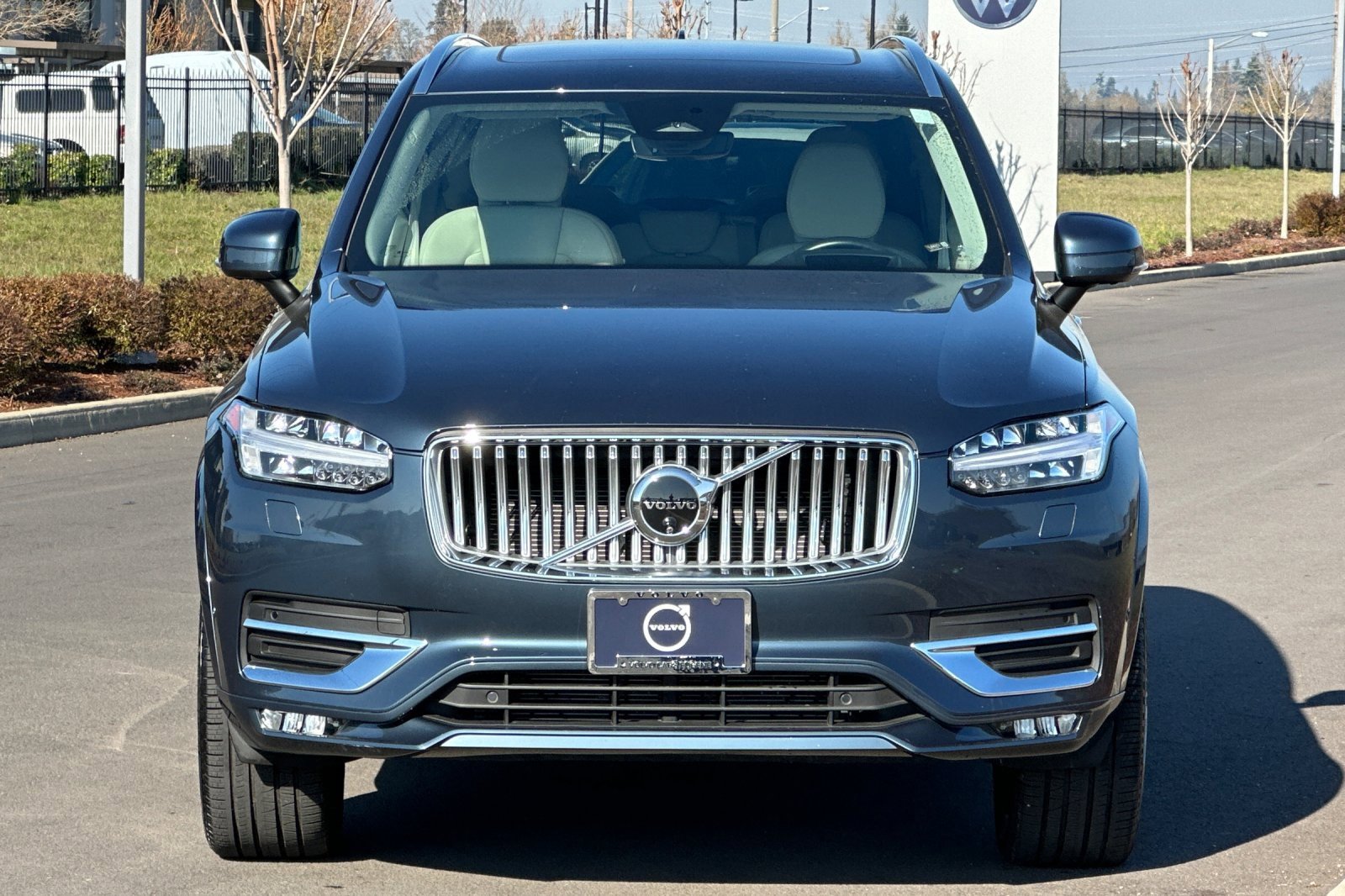 Used 2025 Volvo XC90 B6 Ultra image 8