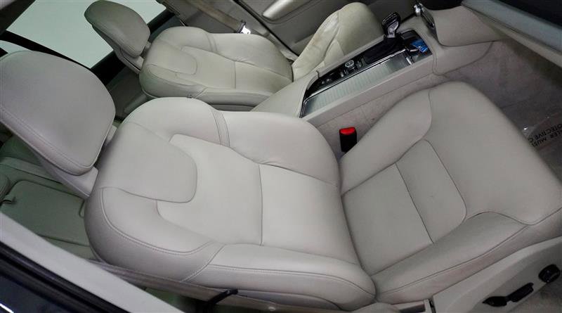 Used 2016 Volvo XC90 T6 Momentum image 10