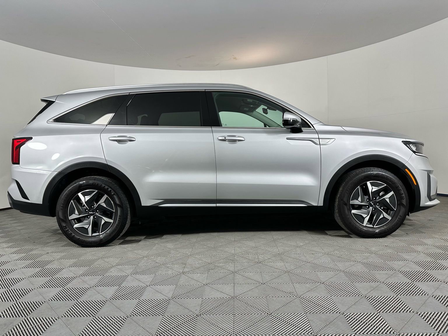 Used 2022 Kia Sorento S FWD image 31