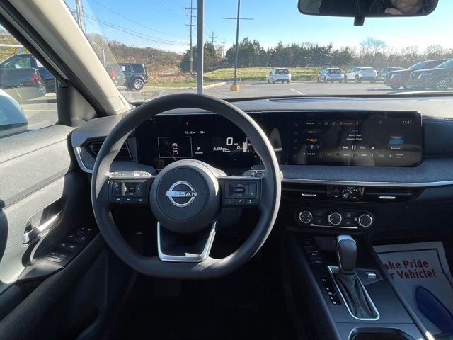 New 2025 Nissan Kicks SV FWD image 18
