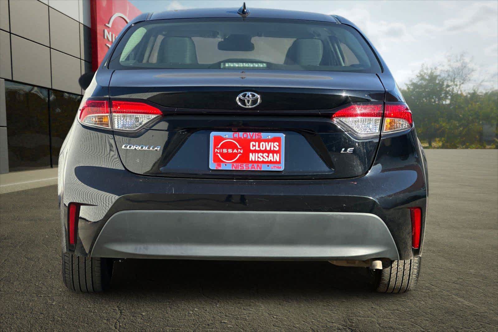 Used 2025 Toyota Corolla LE FWD image 8