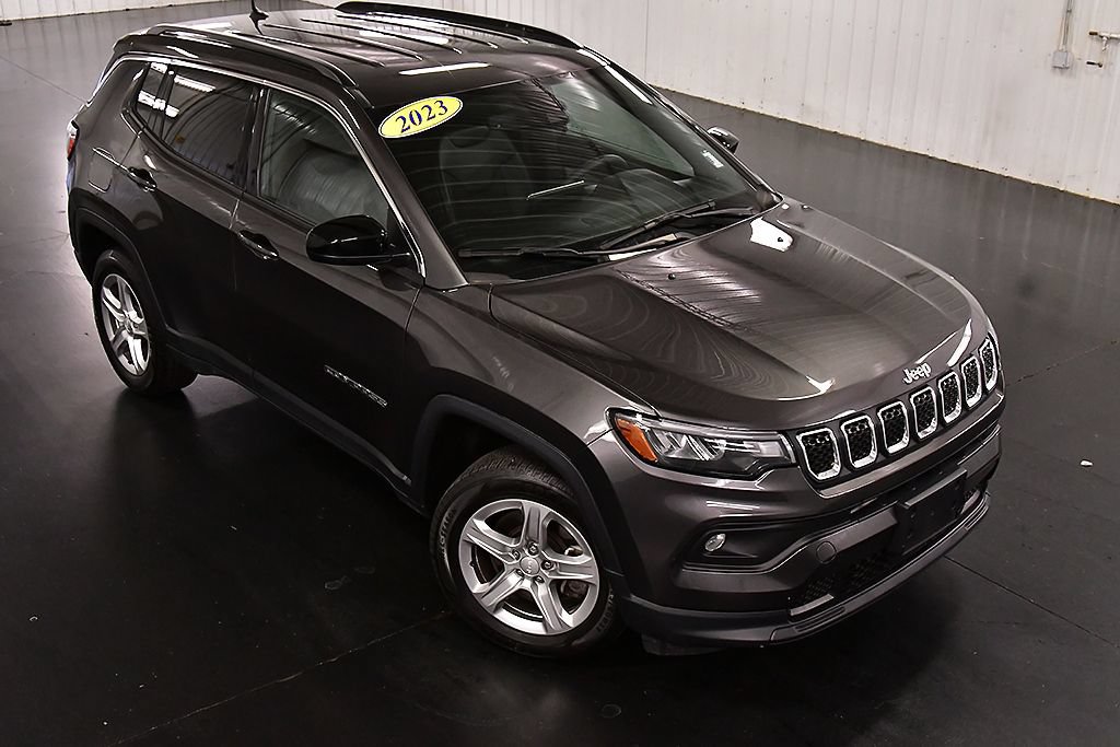 Used 2023 Jeep Compass Latitude w/ Convenience Group AWD/4WD image 12