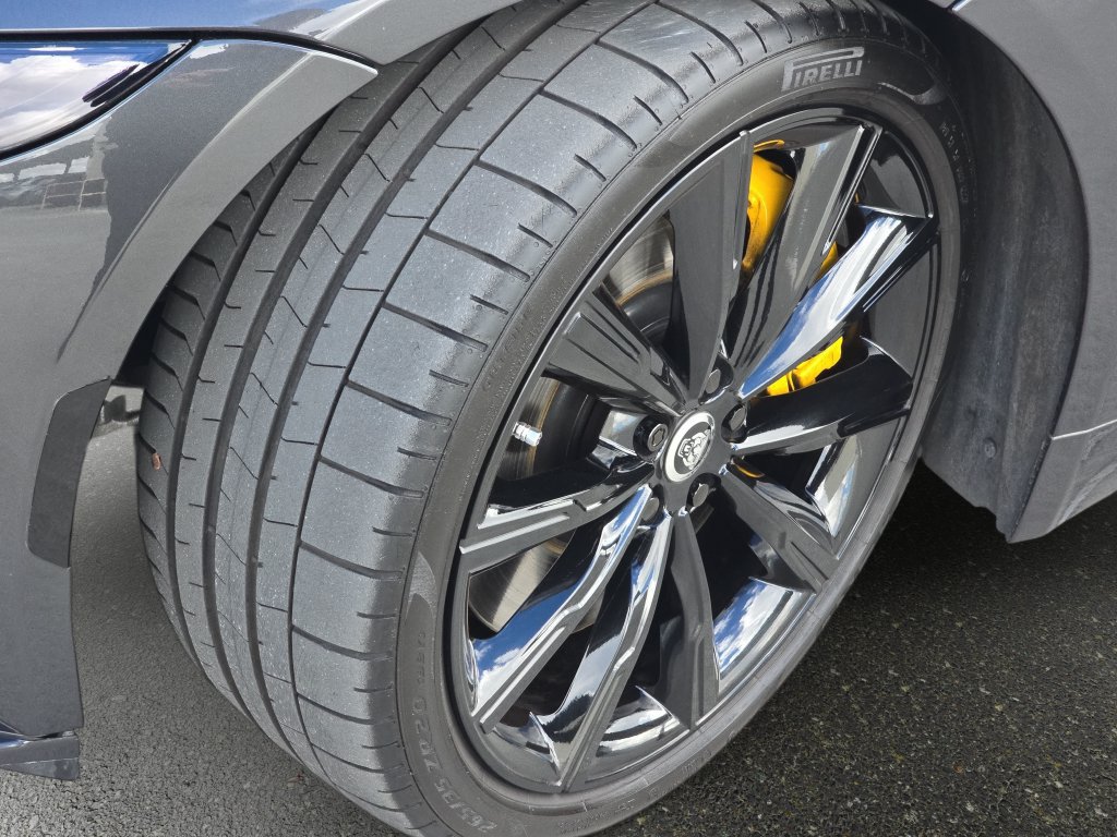 Certified 2024 Jaguar F-TYPE R AWD/4WD image 31