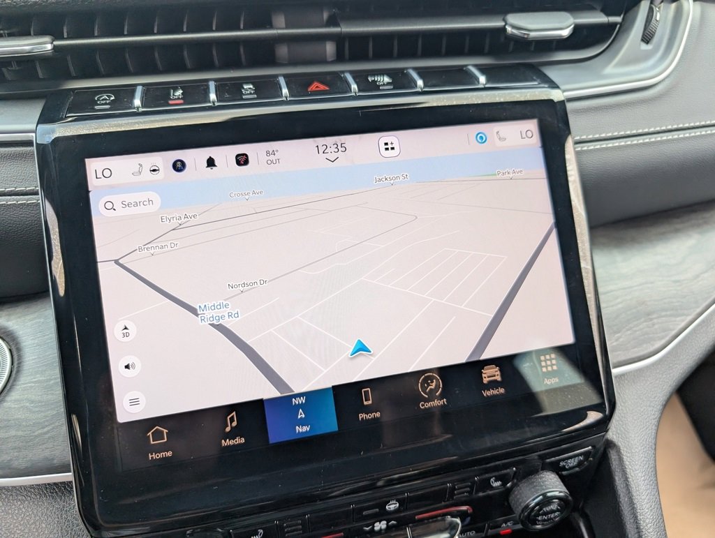 Used 2024 Jeep Grand Cherokee Limited image 24