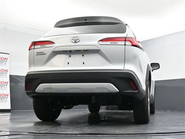 Used 2025 Toyota Corolla Cross L image 23