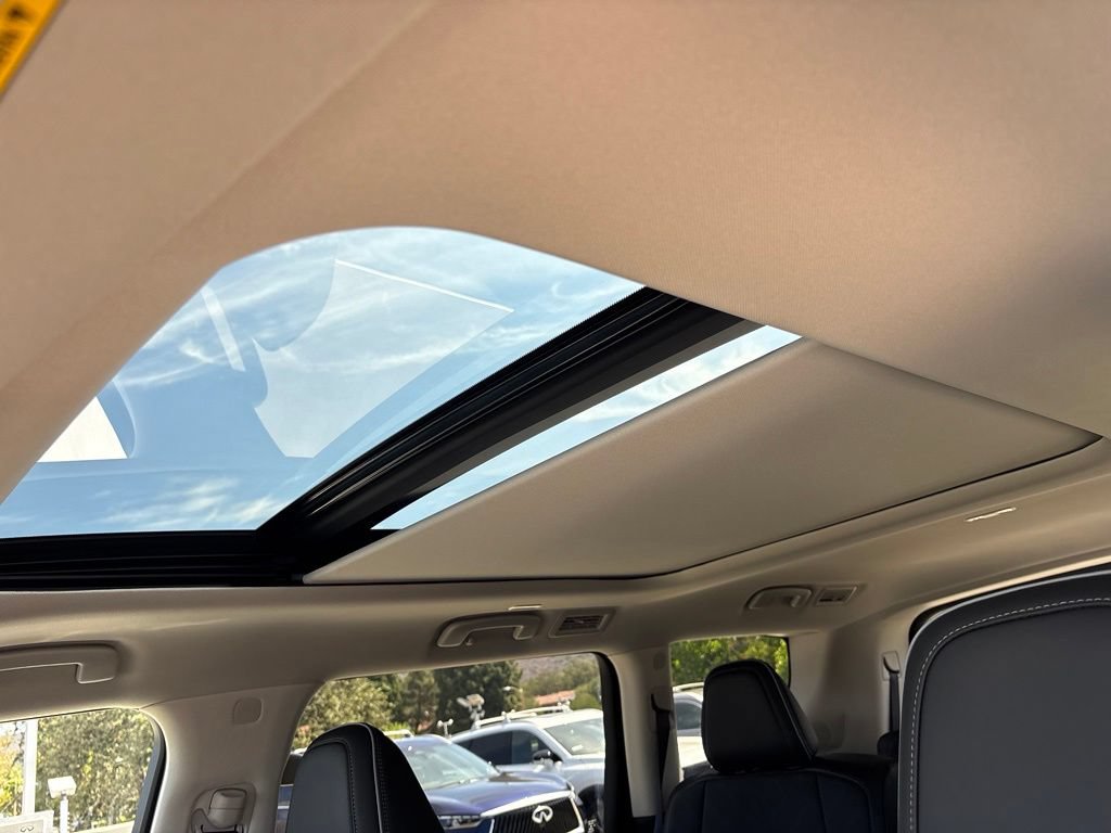 New 2027 INFINITI QX80 Luxe w/ Cargo Package RWD image 8