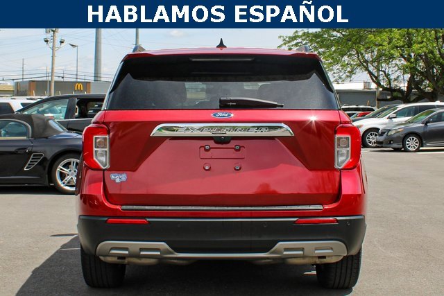 Used 2022 Ford Explorer XLT w/ Equipment Group 202A image 4