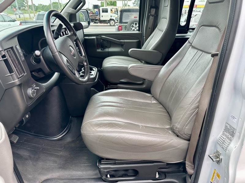 Used 2022 GMC Savana 2500 Extended w/ Driver Convenience Package RWD image 18