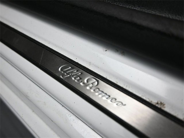 Used 2022 Alfa Romeo Stelvio Veloce image 25