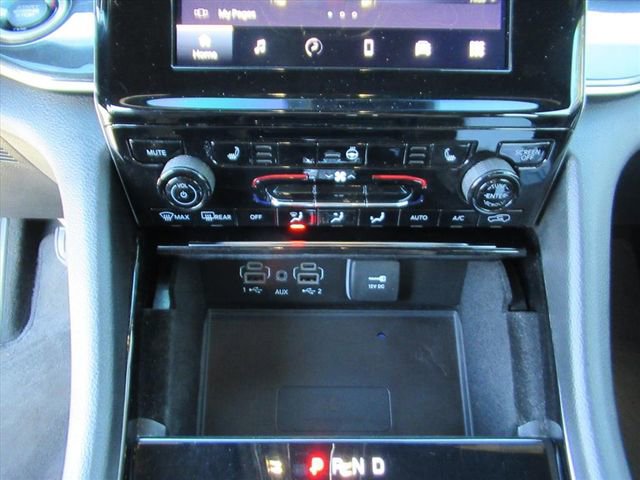 Used 2022 Jeep Grand Cherokee L Laredo image 25