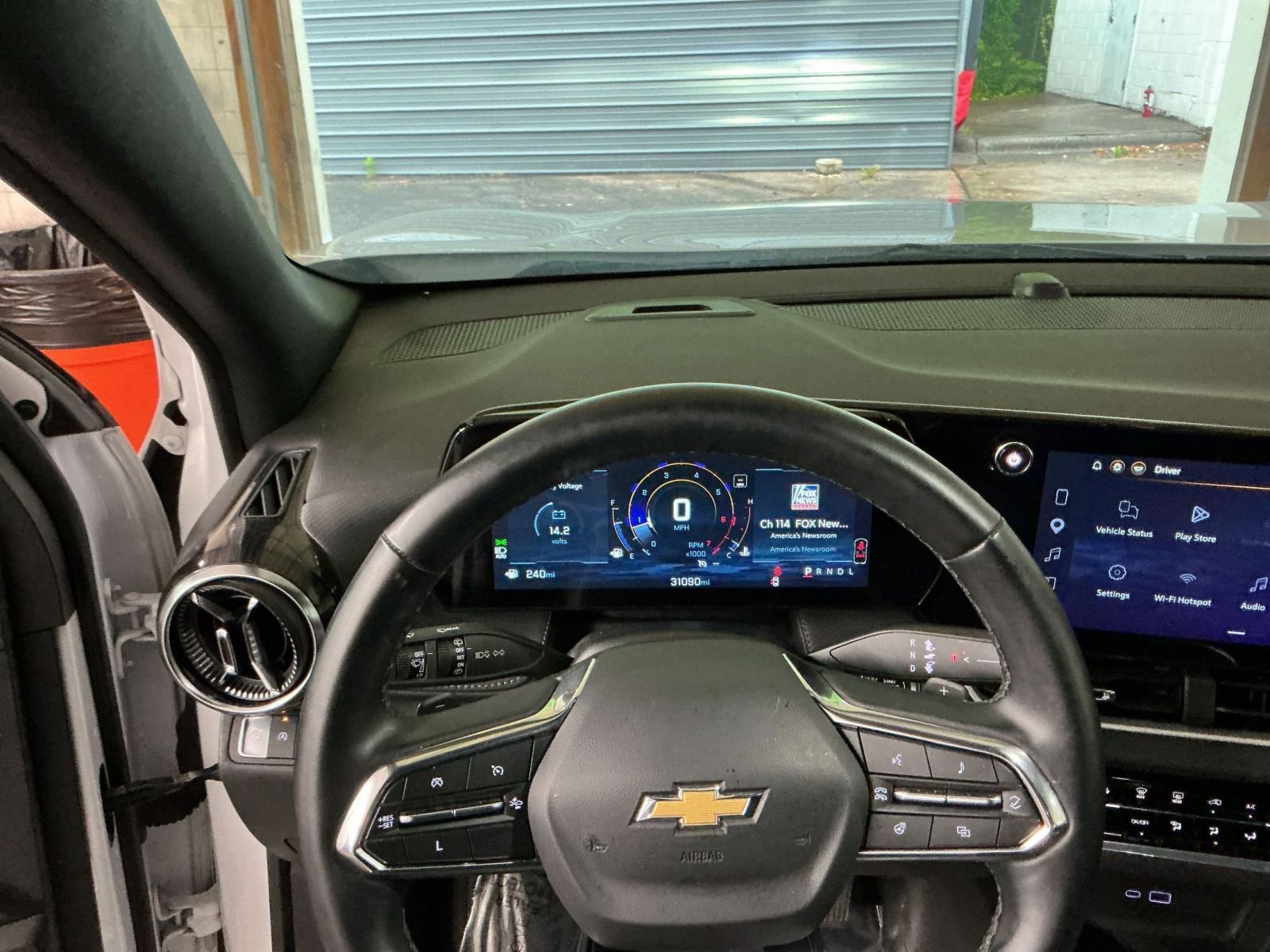 Used 2025 Chevrolet Equinox LT FWD image 29
