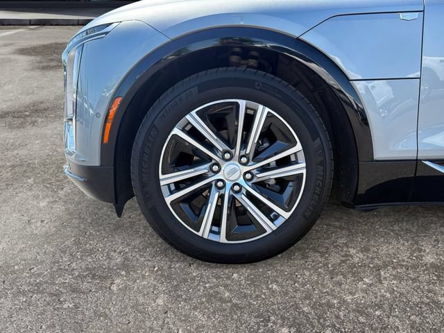 Certified 2024 Cadillac Lyriq Luxury AWD/4WD image 14