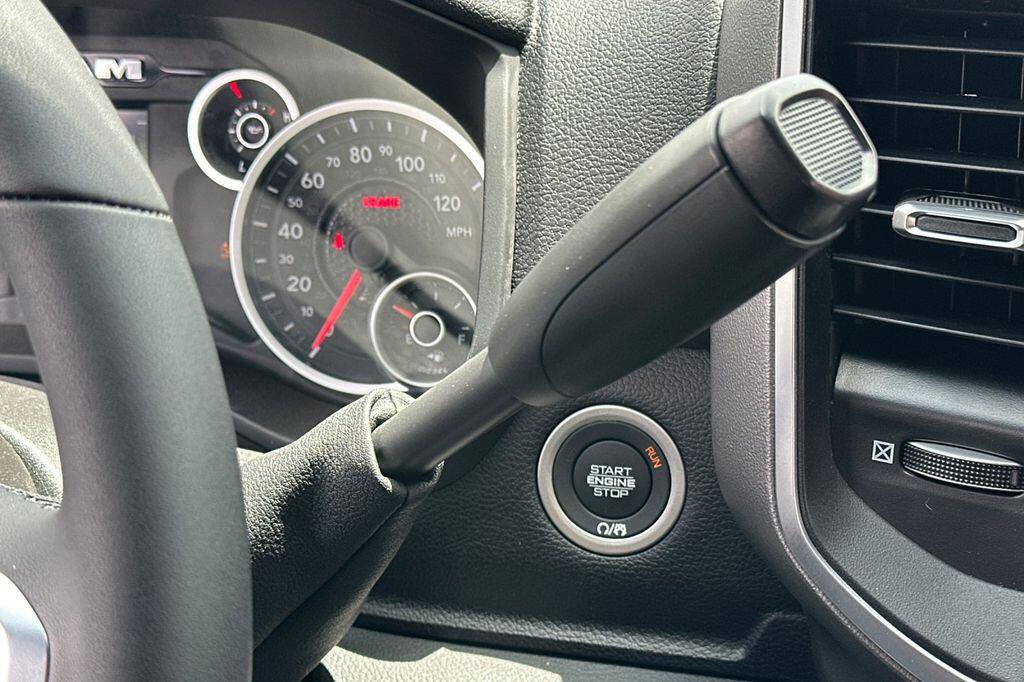 New 2026 RAM 2500 Big Horn AWD/4WD image 20