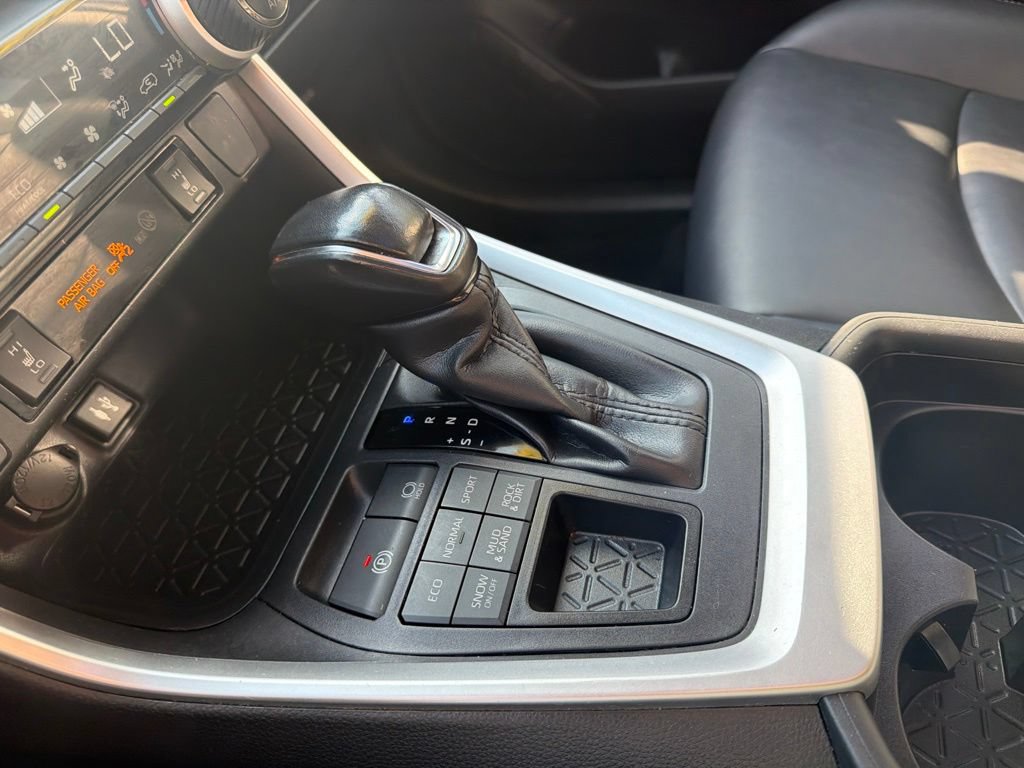 Used 2019 Toyota RAV4 XLE Premium w/ Cold Weather Package AWD/4WD image 34