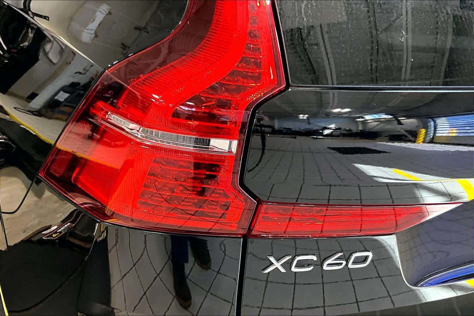 Certified 2024 Volvo XC60 B5 Core w/ Protection Package Premier AWD/4WD image 27