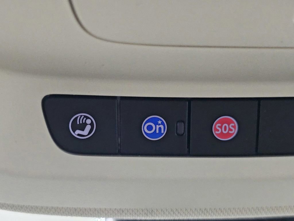 Used 2022 Buick Envision Avenir w/ Technology Package II image 25