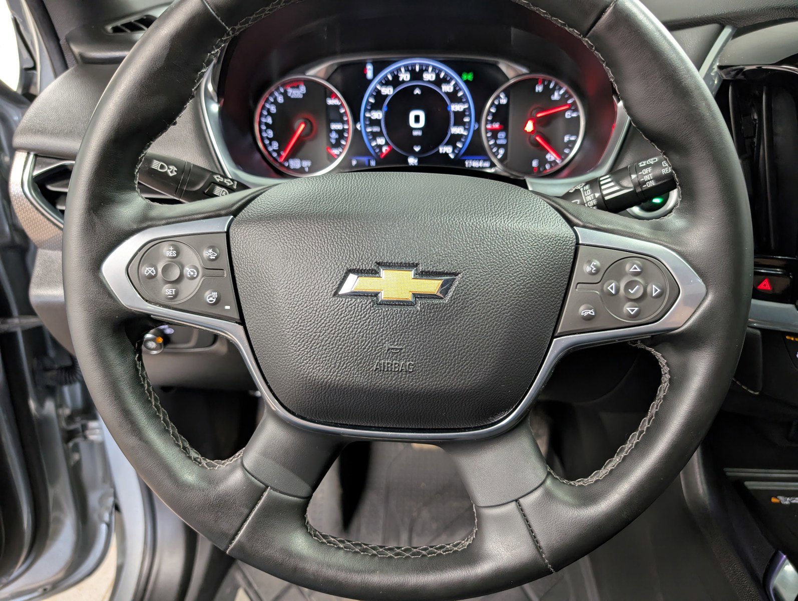 Used 2023 Chevrolet Traverse Premier image 19